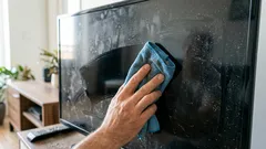 So reinigt man einen Fernsehbildschirm: Nur Methoden, die wirklich funktionieren