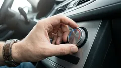 Das machst du definitiv falsch: Die Wahrheit über die Nutzung der Klimaanlage nach dem Starten des Motors