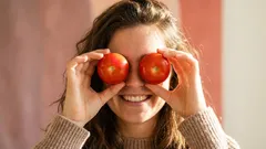 Das Geheimnis strahlender Haut liegt nicht in Cremes: Was rote Lebensmittel verbergen