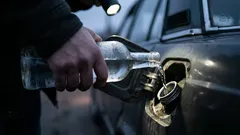 Warum viele Autofahrer Alkohol ins Benzin mischen: Das Ergebnis ist nicht offensichtlich