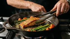 „Nach sechs ist noch kein Urteil“: 3 Fischgerichte, die deiner Figur nichts anhaben